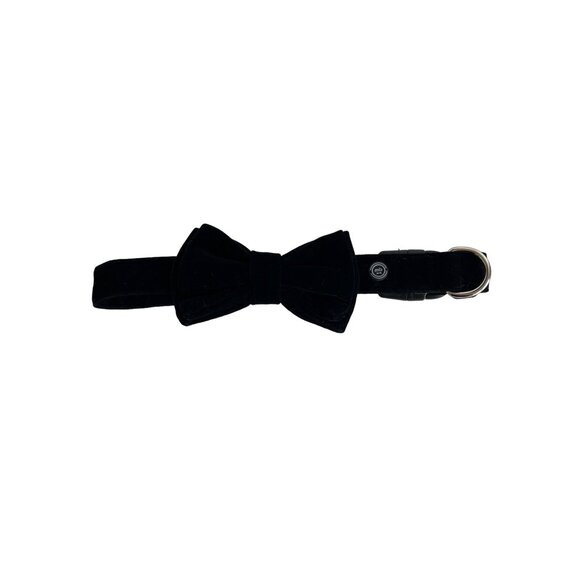 Max Bone Velvet Bow Tie Collar For Dogs - Picture 2 of 3